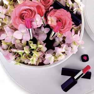 亲润蜜吻轻唇膏