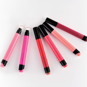 气势唇釉笔